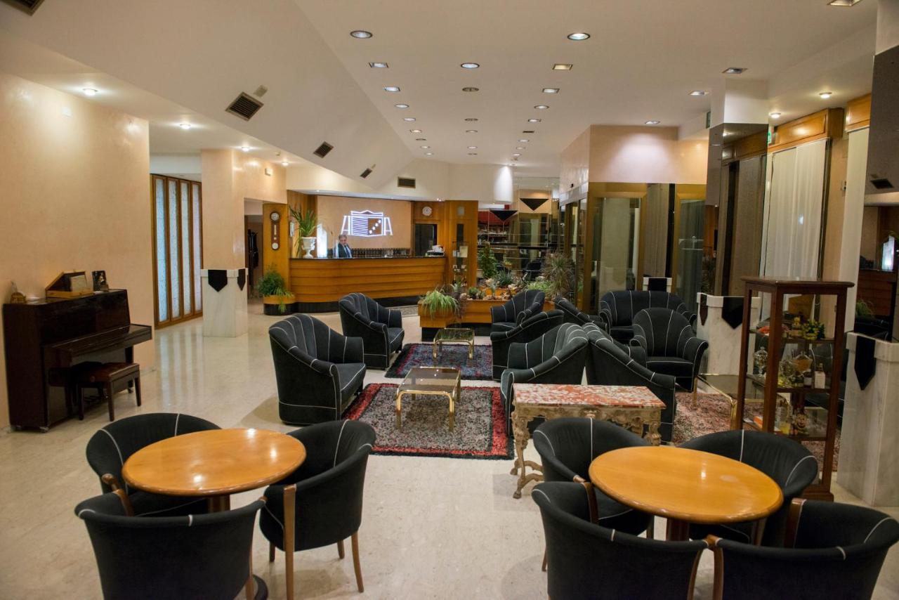 Grand Hotel Ambasciatori Wellness & Spa Chianciano Terme Buitenkant foto