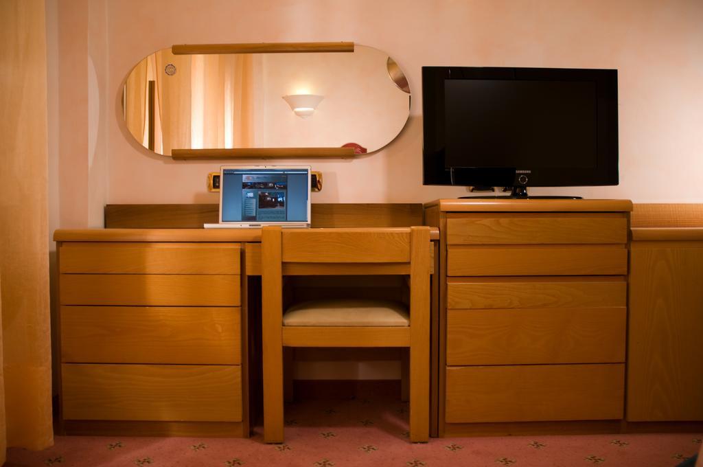 Grand Hotel Ambasciatori Wellness & Spa Chianciano Terme Buitenkant foto