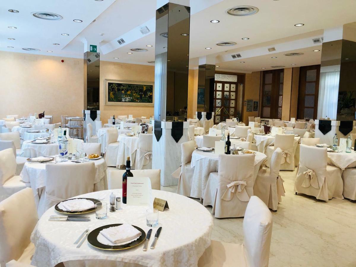 Grand Hotel Ambasciatori Wellness & Spa Chianciano Terme Buitenkant foto