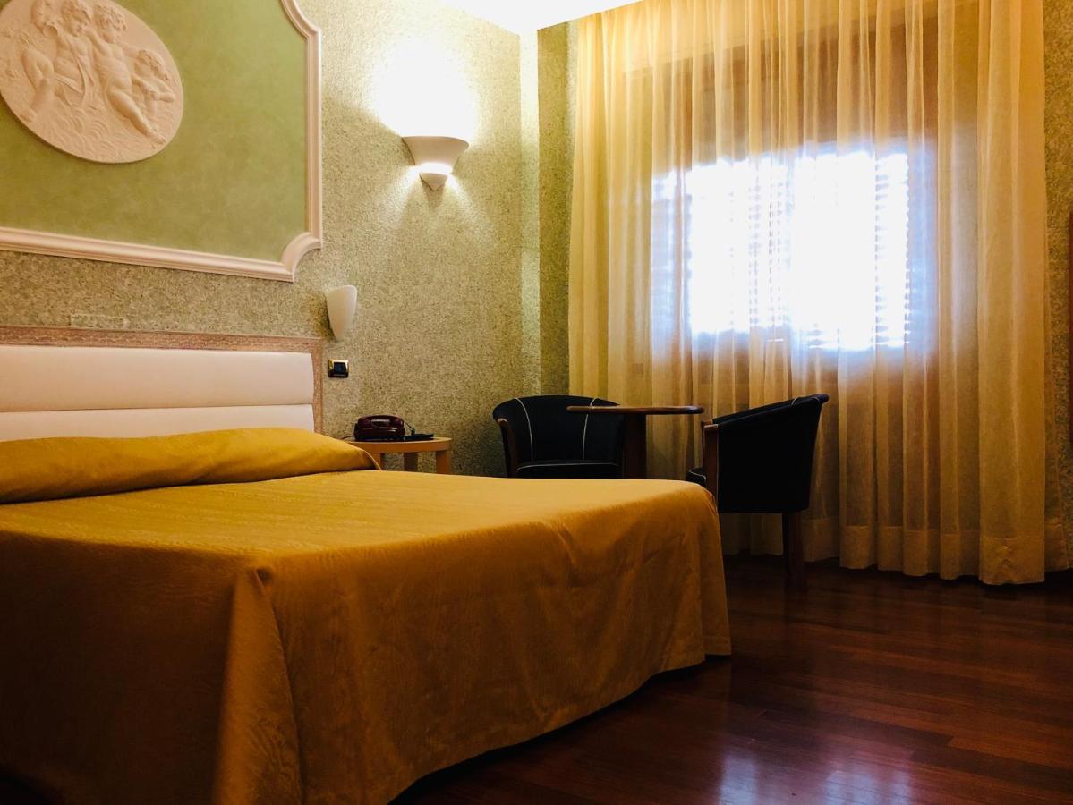 Grand Hotel Ambasciatori Wellness & Spa Chianciano Terme Buitenkant foto